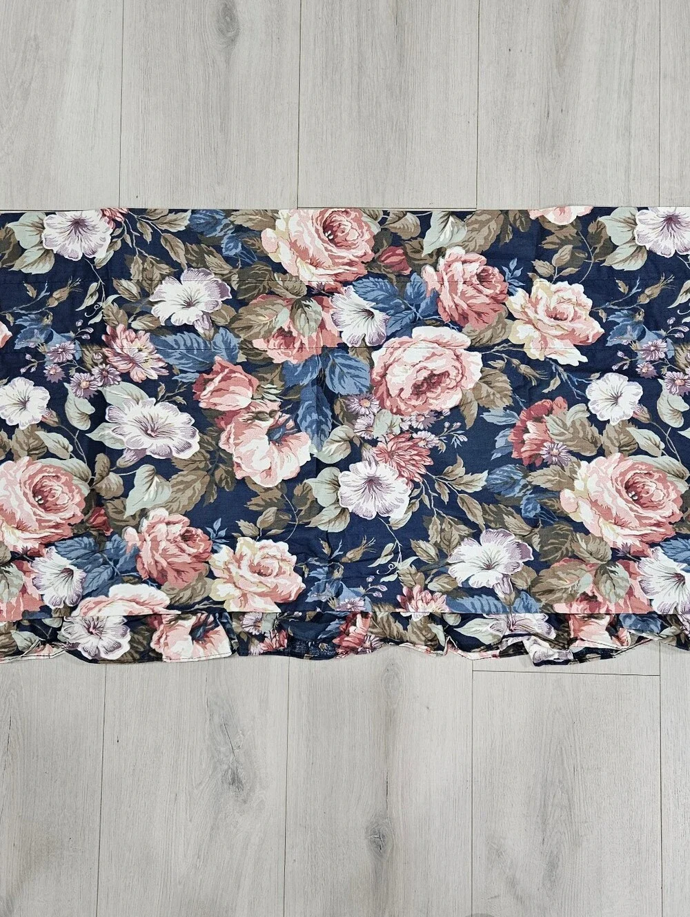 VTG JC Penney Big Pink Floral Roses Window Valances Navy Blue Chintz Pair 70X18